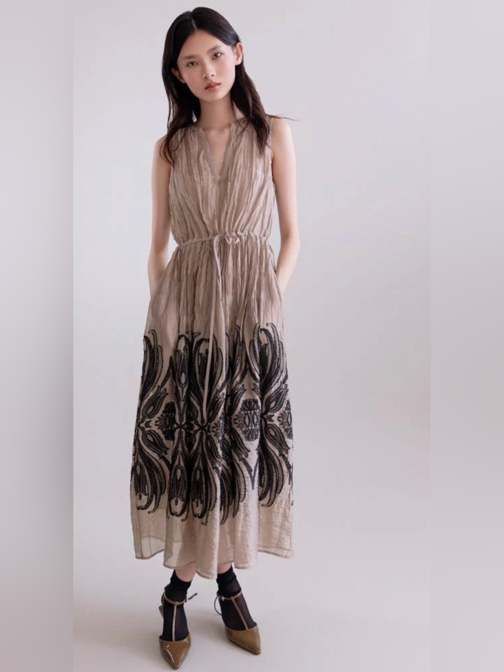 NWT Psophia Sleeveless Dress with Baroque Damask Print; Size S